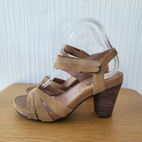 Esska Women’s 38 Anthropologie US 7 - 7.5 Tan Leather Gold Shimmer Strappy Heels - Picture 9 of 16